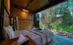 Kamar Tamu Kampung Bening